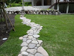 延段　石積　通路　あられこぼし　自然石